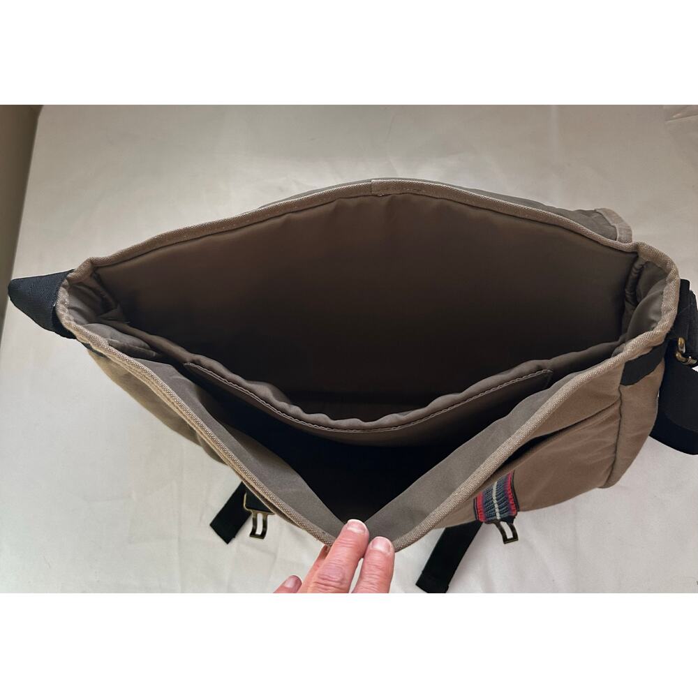 Dakine Tan Laptop Bag with Black Straps - Picture 6 of 8